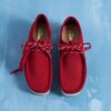 Ανδρικά Wallabee από βαθύ κόκκινο σουέτ Ανδρικά Wallabee από βαθύ κόκκινο σουέτ