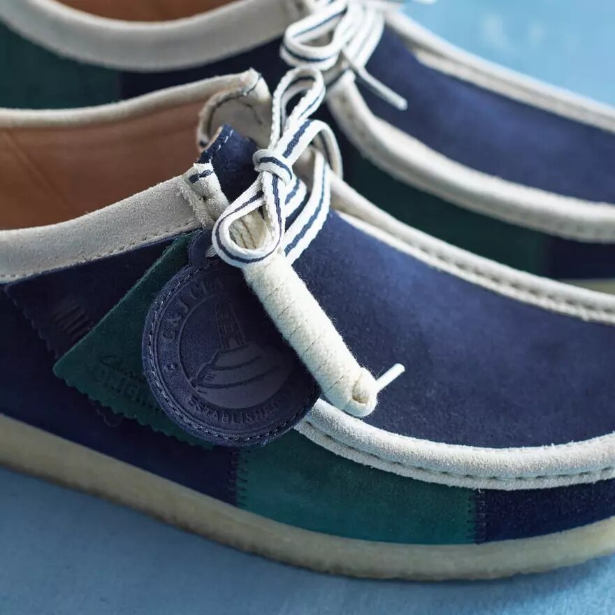 Ανδρικό Wallabee με μπλε/πράσινες ρίγες Ανδρικό Wallabee με μπλε/πράσινες ρίγες