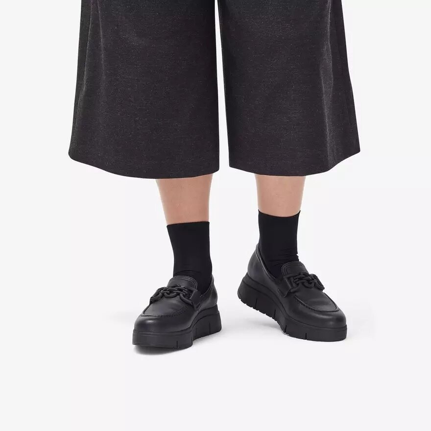 Γυναικεία δερμάτινα Loafers Loriini Izzy σε μαύρο χρώμα Γυναικεία δερμάτινα Loafers Loriini Izzy σε μαύρο χρώμα