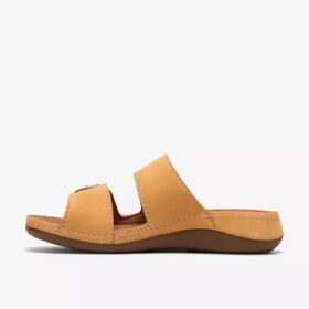 Γυναικεία επίπεδα σανδάλια Cecily Step από νουμπάκ σε ανοιχτό χρώμα ώχρας