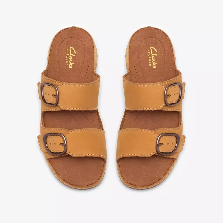 Γυναικεία επίπεδα σανδάλια Cecily Step από νουμπάκ σε ανοιχτό χρώμα ώχρας Γυναικεία επίπεδα σανδάλια Cecily Step από νουμπάκ σε ανοιχτό χρώμα ώχρας