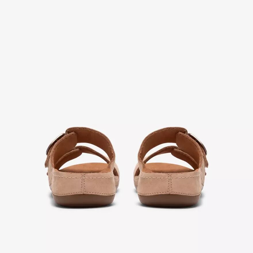 Γυναικεία επίπεδα σανδάλια Cecily Step σε μπεζ νουμπάκ Γυναικεία επίπεδα σανδάλια Cecily Step σε μπεζ νουμπάκ