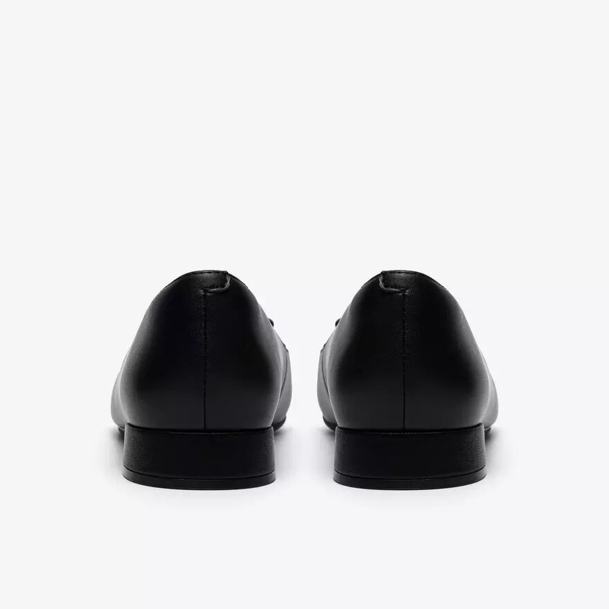 Γυναικεία μαύρα δερμάτινα Slip-ons Natalyn Trim Γυναικεία μαύρα δερμάτινα Slip-ons Natalyn Trim