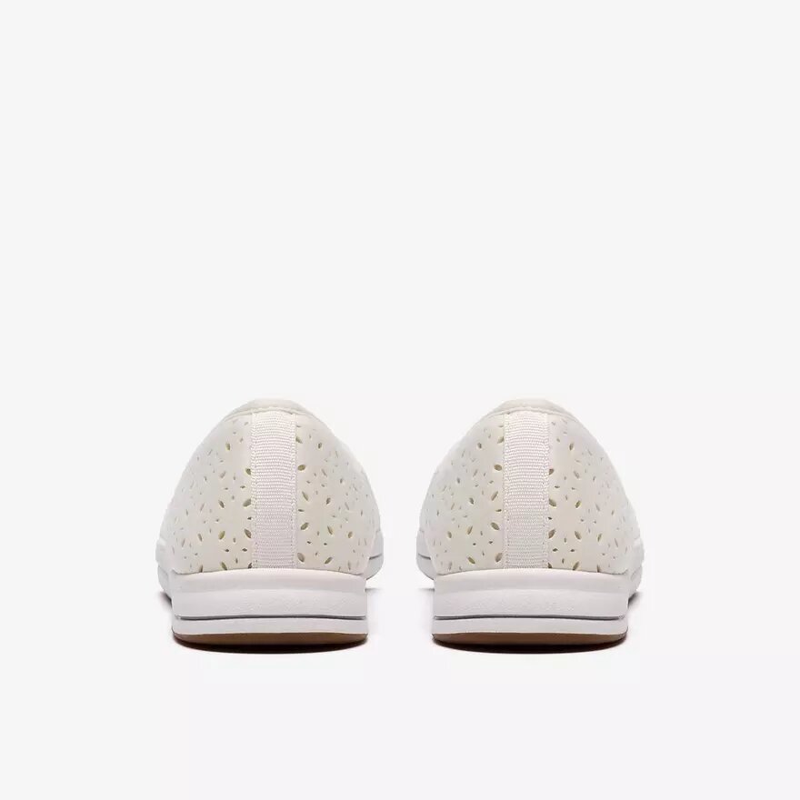 Γυναικεία παπούτσια Breeze Lily White Slip-ons Γυναικεία παπούτσια Breeze Lily White Slip-ons