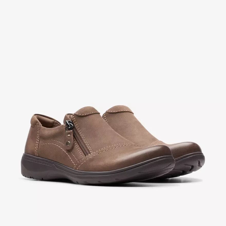 Γυναικεία παπούτσια Carleigh Ray Slip-ons από νουμπάκ σε χρώμα ταούπε Γυναικεία παπούτσια Carleigh Ray Slip-ons από νουμπάκ σε χρώμα ταούπε