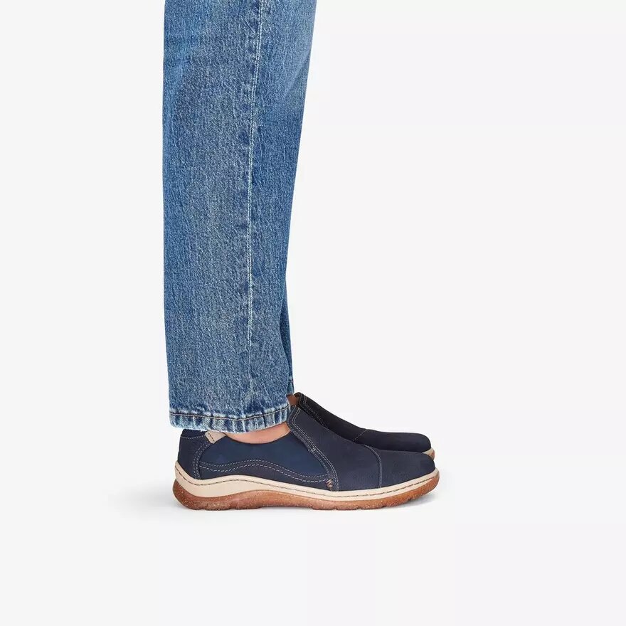 Γυναικεία παπούτσια Orlene Slip-ons σε ναυτικό μπλε χρώμα από νουμπούκ Γυναικεία παπούτσια Orlene Slip-ons σε ναυτικό μπλε χρώμα από νουμπούκ