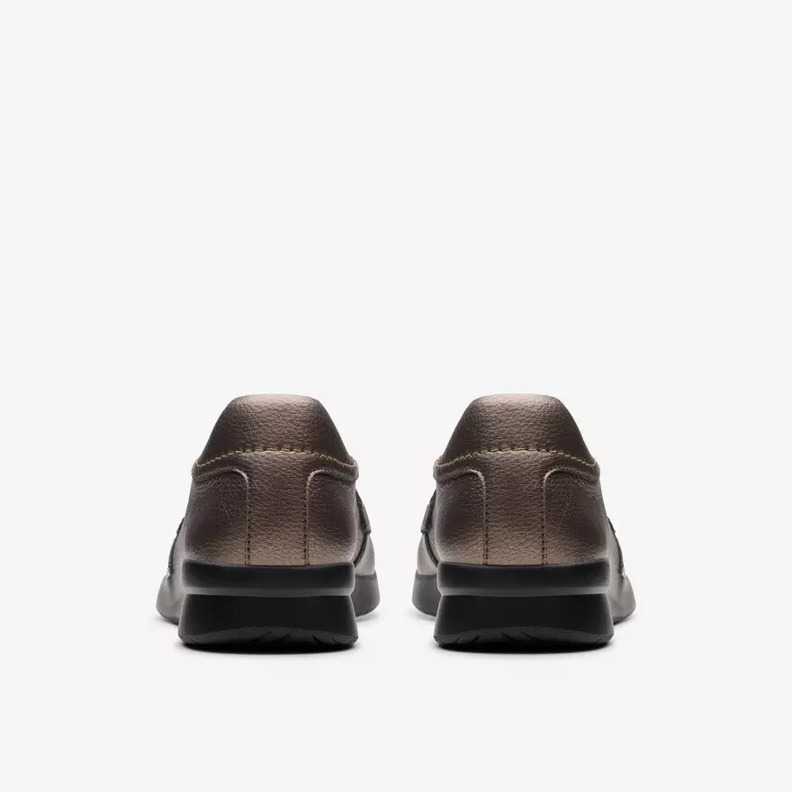 Γυναικεία Slip-ons Ellowyn Penny σε μεταλλικό χρώμα μπρούντζου Γυναικεία Slip-ons Ellowyn Penny σε μεταλλικό χρώμα μπρούντζου