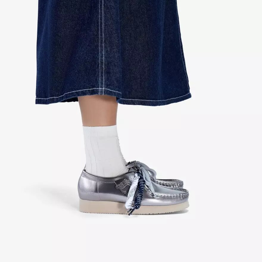 Γυναικεία Wallabee 2604 Wallabees από ασημί λουστρίνι Γυναικεία Wallabee 2604 Wallabees από ασημί λουστρίνι