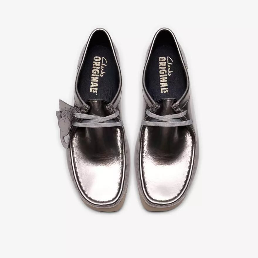Γυναικεία Wallabee 2604 Wallabees από ασημί λουστρίνι Γυναικεία Wallabee 2604 Wallabees από ασημί λουστρίνι