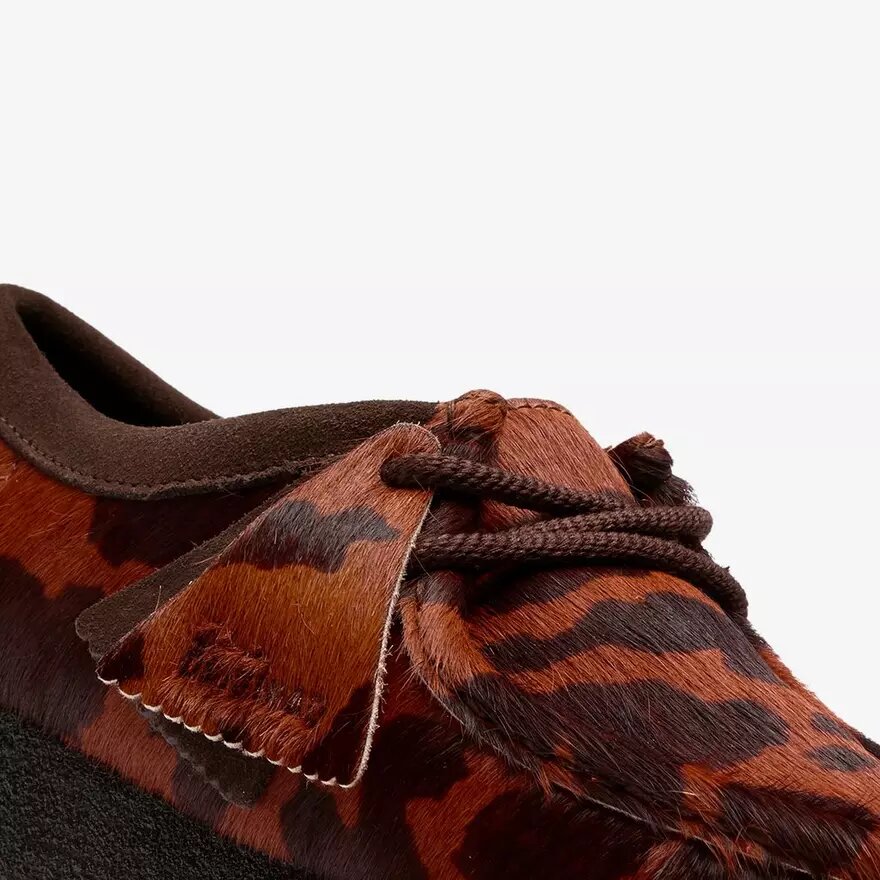 Γυναικεία Wallabee. Καφέ Wallabees με μοτίβο αγελάδας Γυναικεία Wallabee. Καφέ Wallabees με μοτίβο αγελάδας