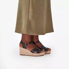 Γυναικείες πλατφόρμες Sabina Strap από μαύρο δέρμα Γυναικείες πλατφόρμες Sabina Strap από μαύρο δέρμα