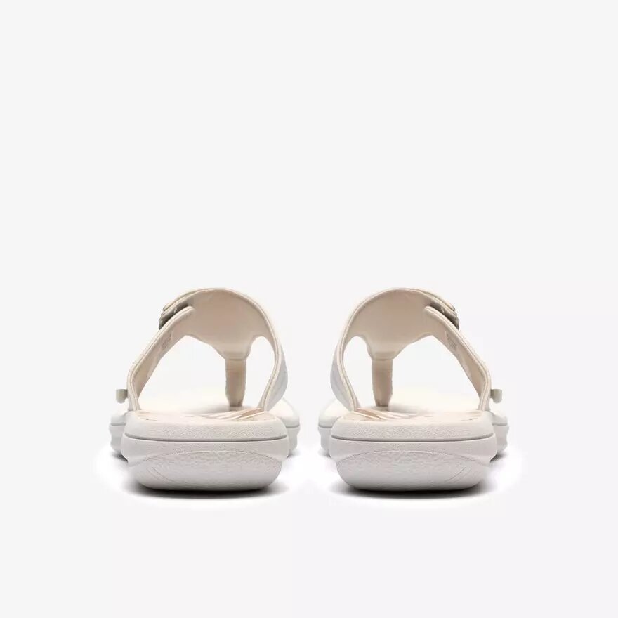 Γυναικείες σαγιονάρες Breeze Cove σε χρώμα off white Γυναικείες σαγιονάρες Breeze Cove σε χρώμα off white