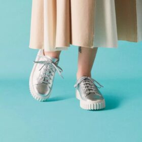 Γυναικείο Sneaker Mayhill Walk σε ασημί μεταλλικό χρώμα, ΗΠΑ