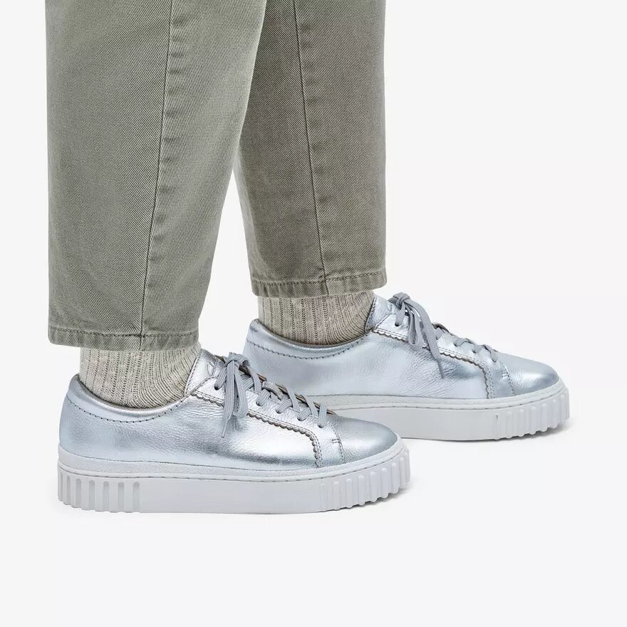 Γυναικείο Sneaker Mayhill Walk σε ασημί μεταλλικό χρώμα, ΗΠΑ Γυναικείο Sneaker Mayhill Walk σε ασημί μεταλλικό χρώμα, ΗΠΑ